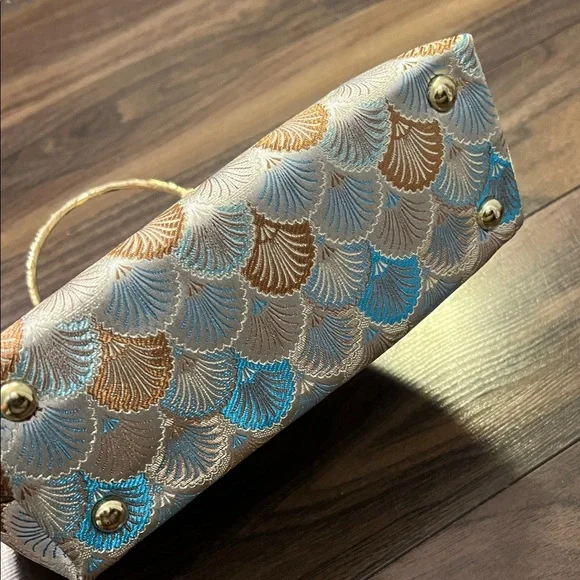 Blue & Gold Embroidered Shell Pattern Evening Clutch - Picture 4 of 6